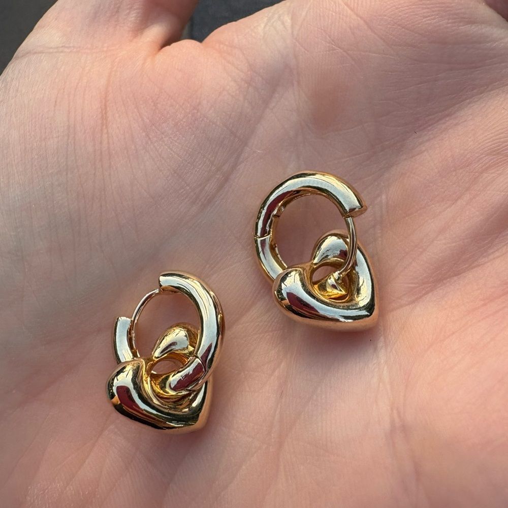 HIUS Heart Linked Hoop Earrings